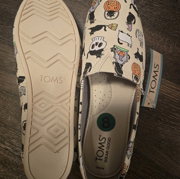 NWT ladies Size 8 Halloween TOMS - Picture 3 of 3